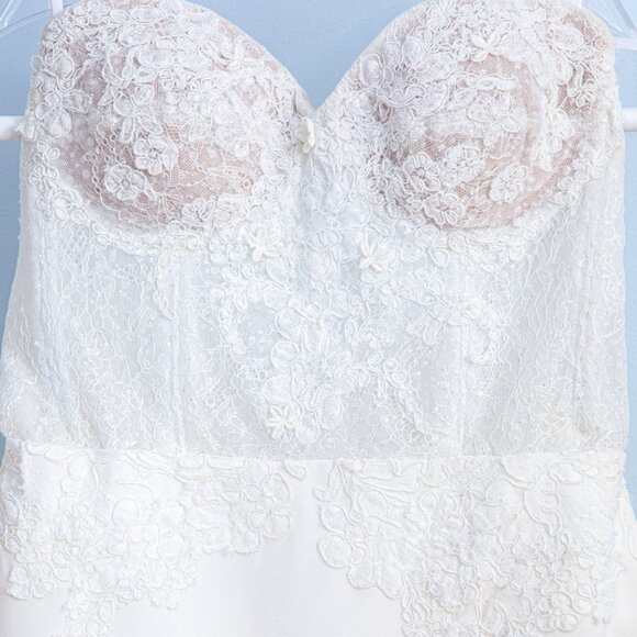 Lea Ann Belter Electra Wedding Dress - Unaltered and Never Worn! Size 10 - Picture 3 of 6